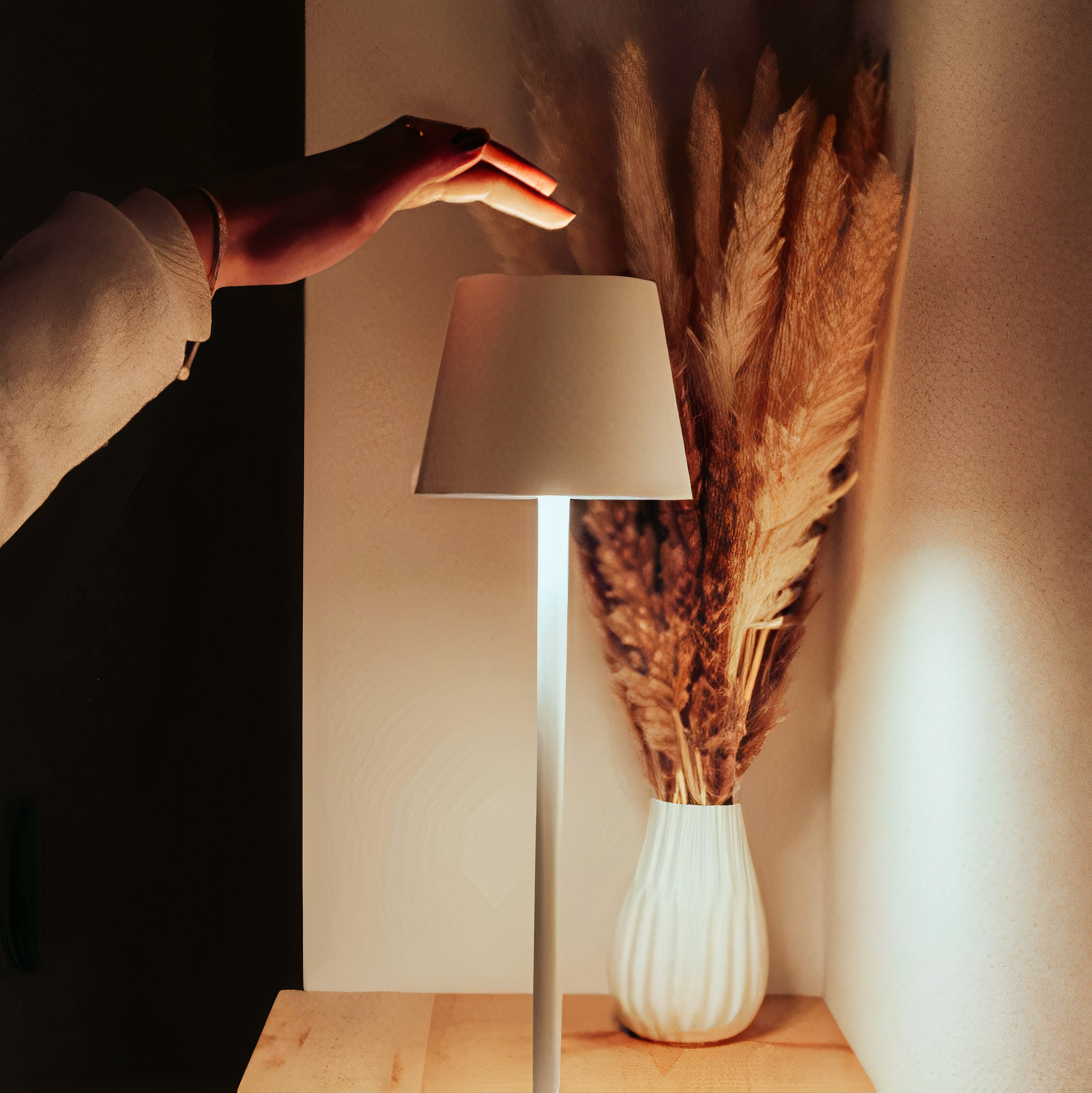 Wireless LED Metal Table Lamp | Dimmable, IP54, Rechargeable