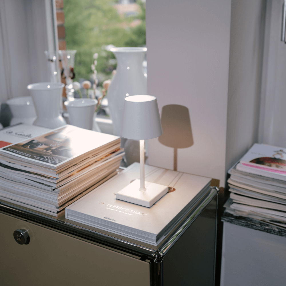 Wireless LED Table Lamp | Dimmable, 3 Color Temperatures