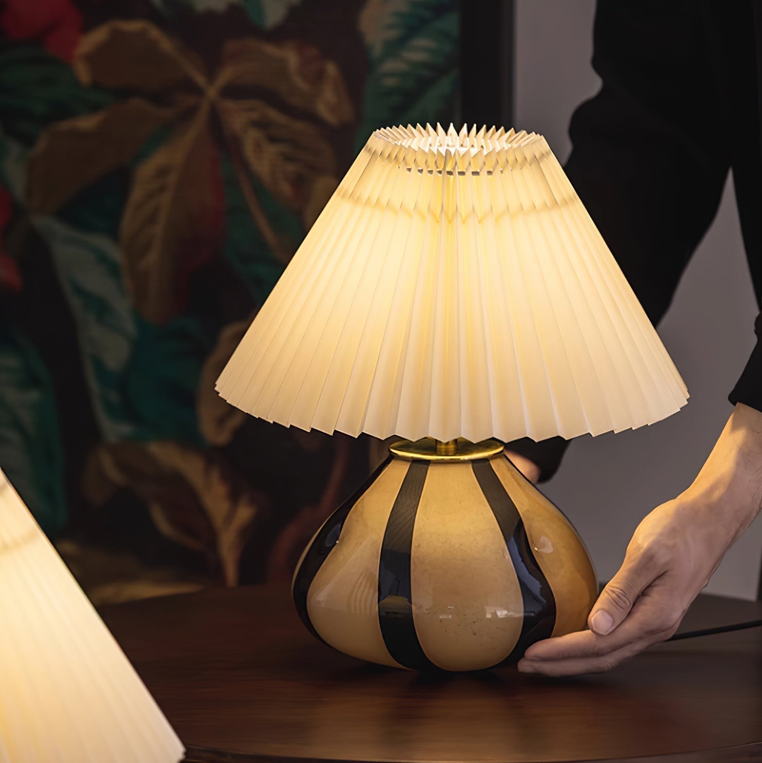Pleated Fabric Table Lamp with Glass Base | Soft Structured Light, E27